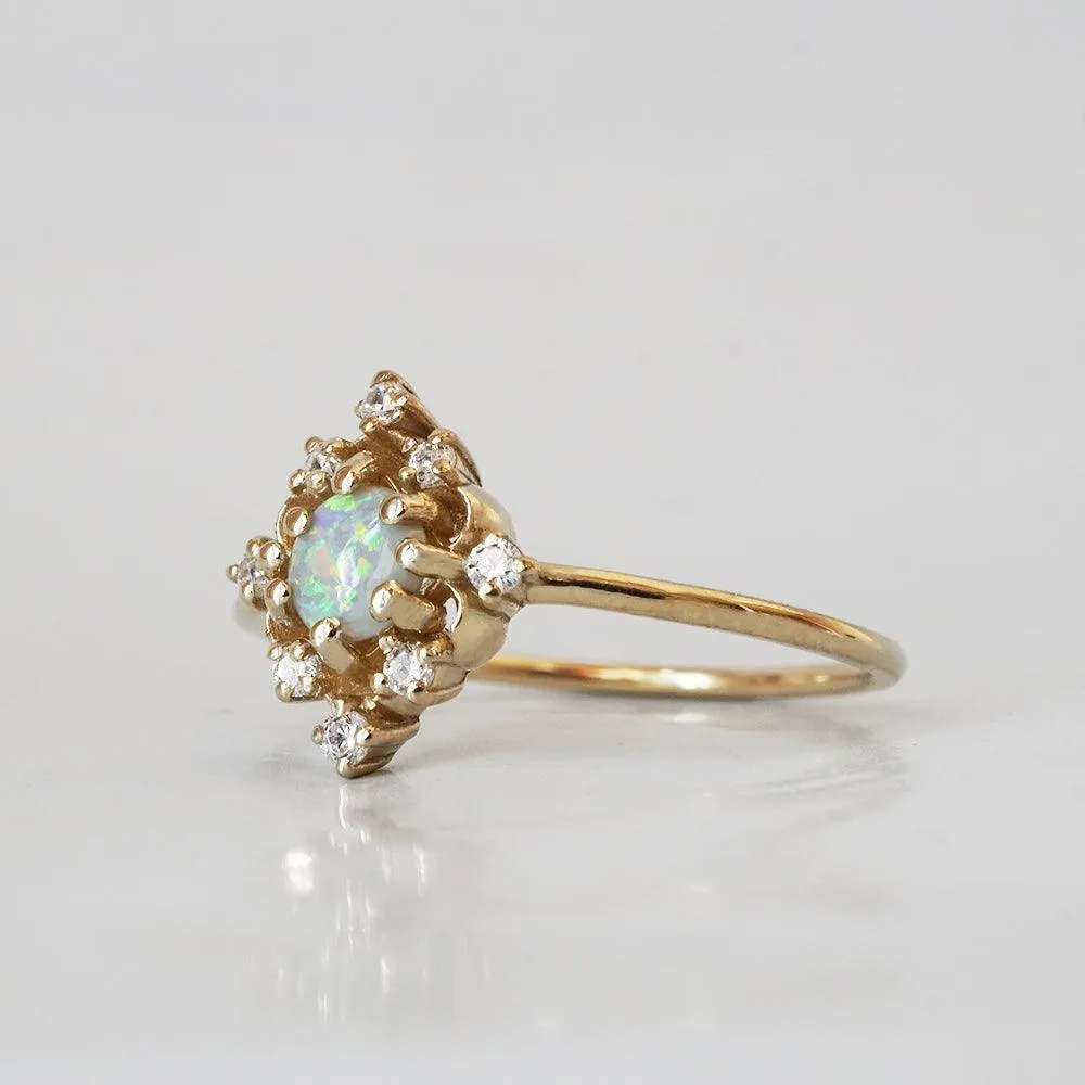 14K Opal Venetian Ring