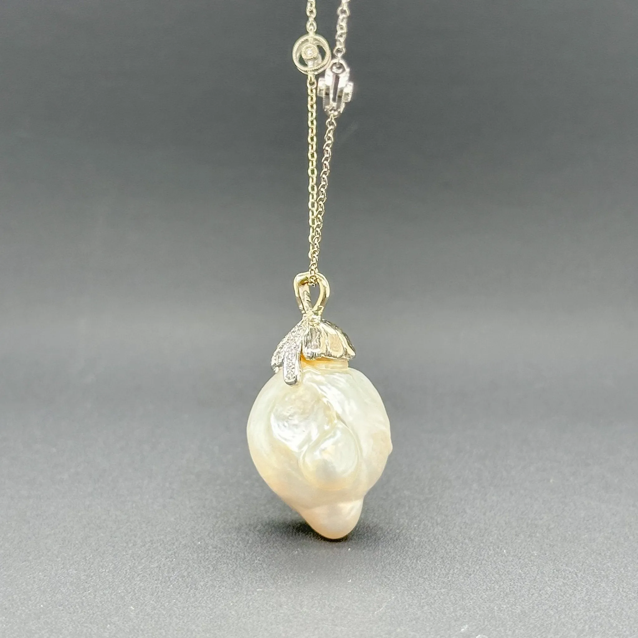 Estate 14K W Gold Baroque Pearl & 0.38cttw H-I/SI1-2 Diamond Pendant