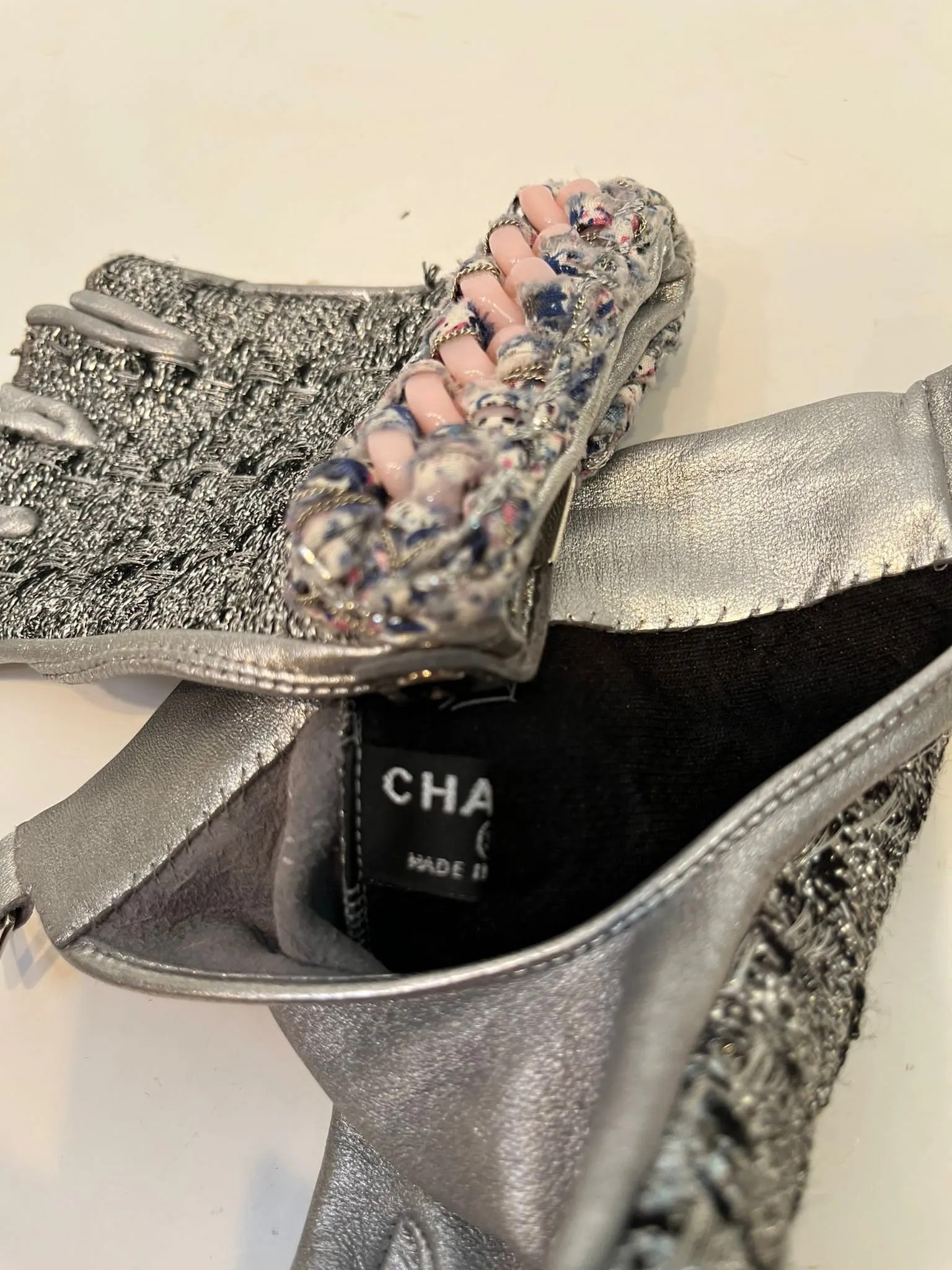 Rare Chanel 2014 14P tweed metallic silver pink chain Fingerless Gloves size 7.5