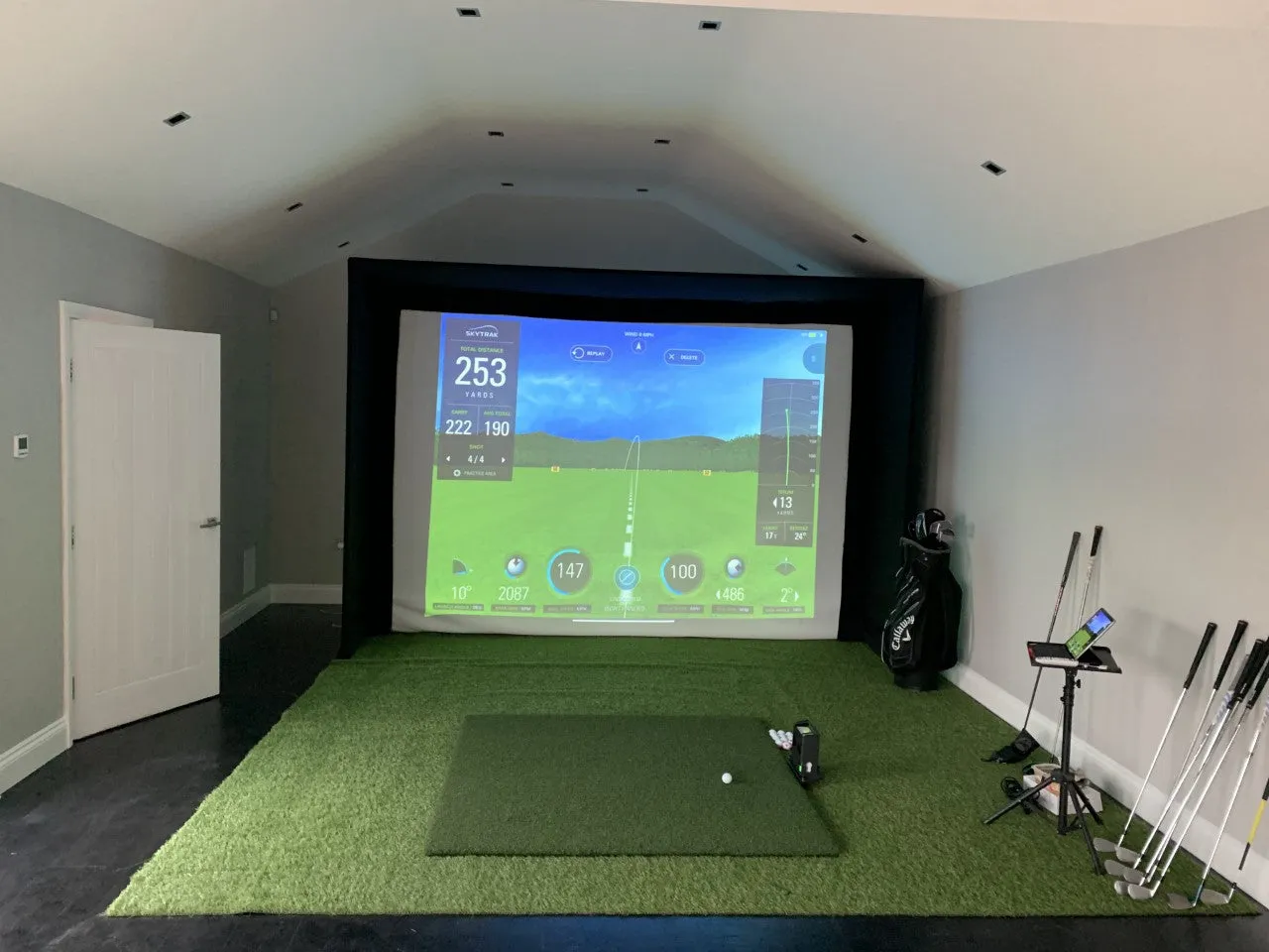 SKYTRAK   Home Golf Simulator Bundle