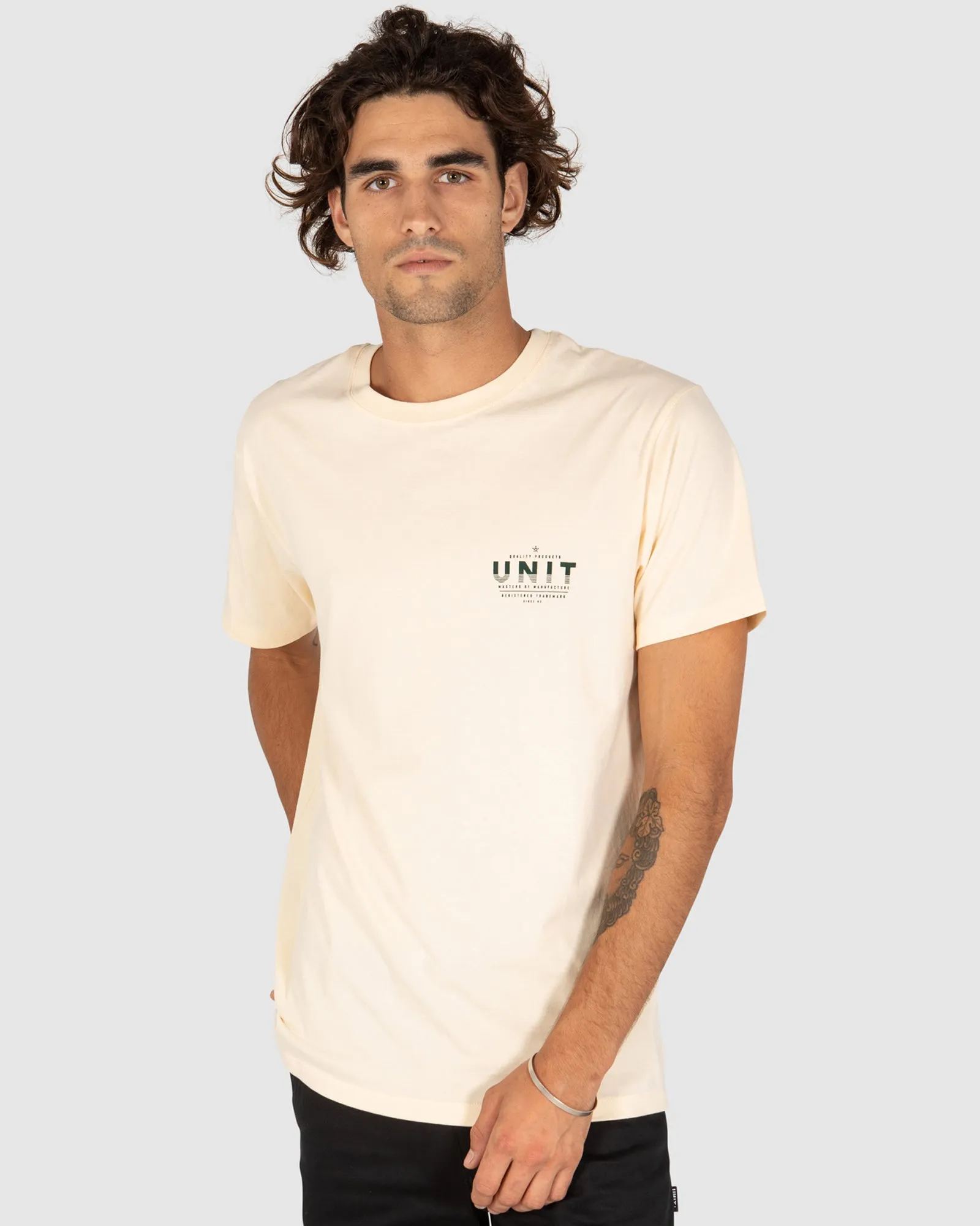 UNIT Bermuda Tee