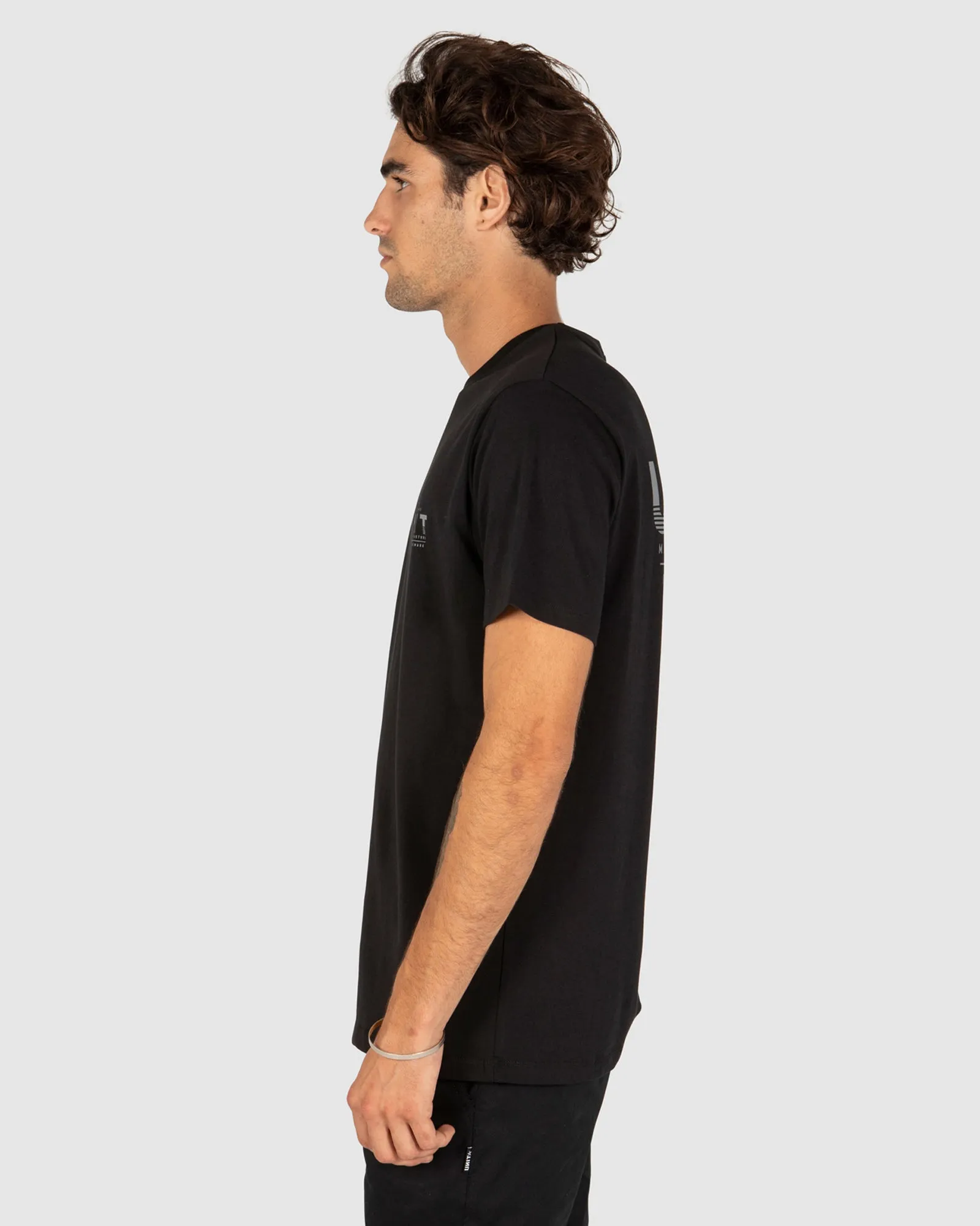 UNIT Bermuda Tee