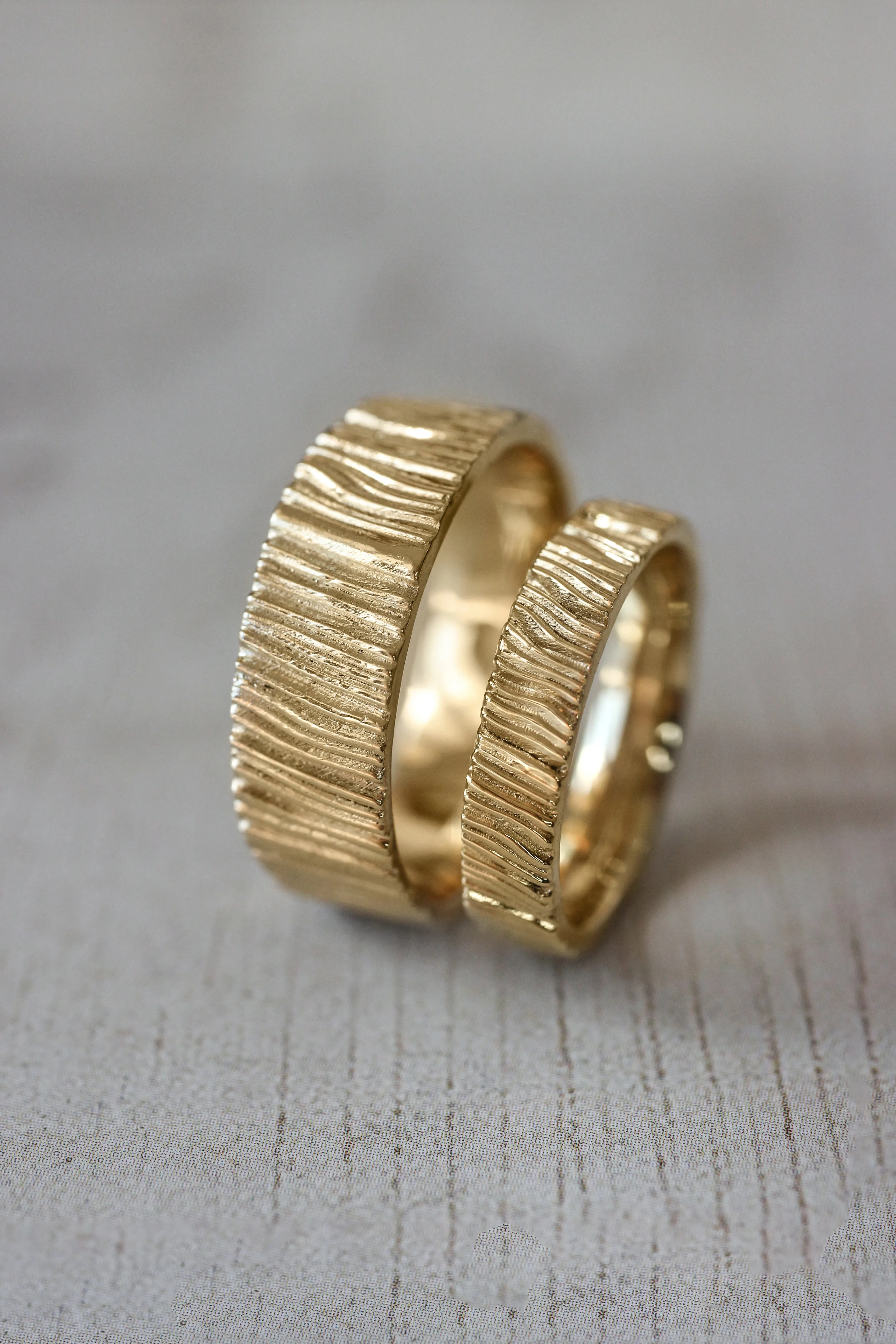 Wood textured ring, 7 mm wedding band for man